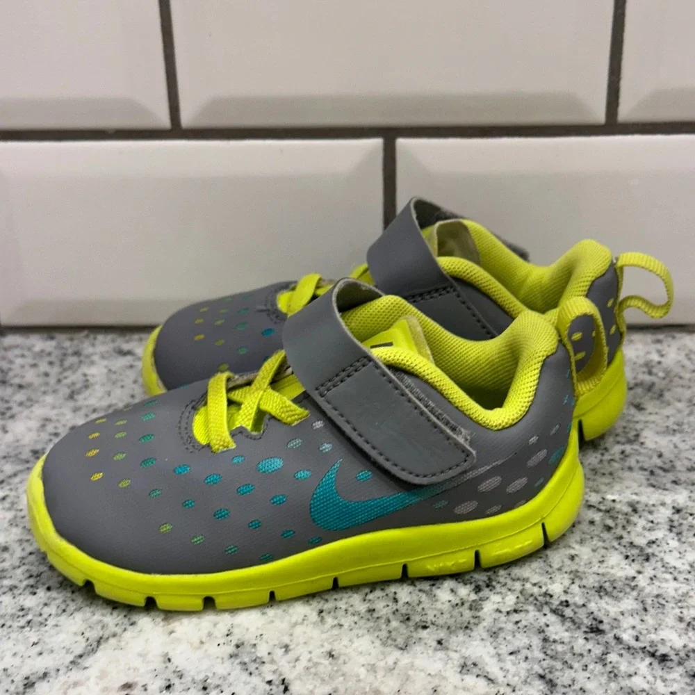 Nike Free‎ RN Toddler Shoes Gray Neon Yellow Teal Swoosh Hook Loop Size 7C